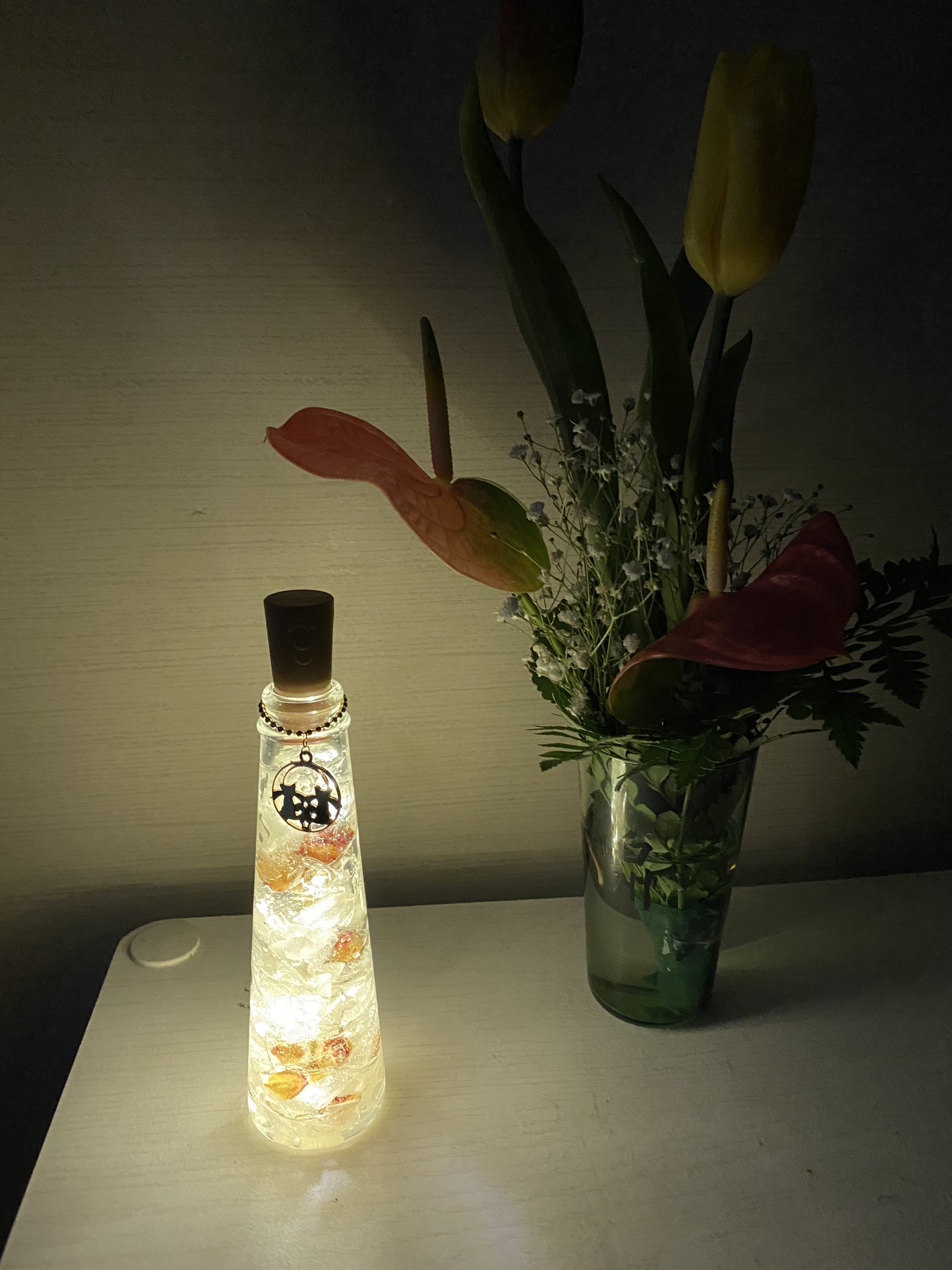 ハーバリウムジュエルライト 150ml 三角瓶 （黄色）